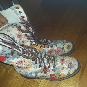 Floral print Doc Martins
